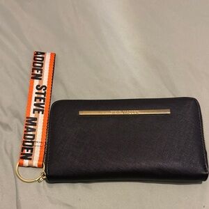 Steve Madden Zip Around Wallet